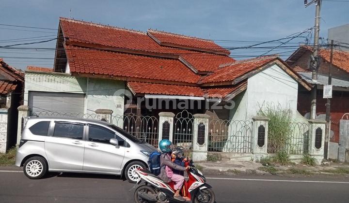 FOR SALE NICE HOUSE ON BYPASS ROAD (BRIGJEN DARSONO) KEDAWUNG, CIREBON (Code: 005) 1