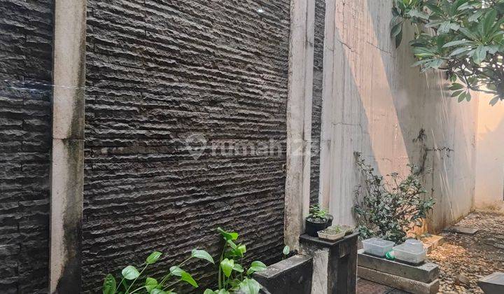 Rumah 2 Lantai Shm Butuh Renovasi Timur 2