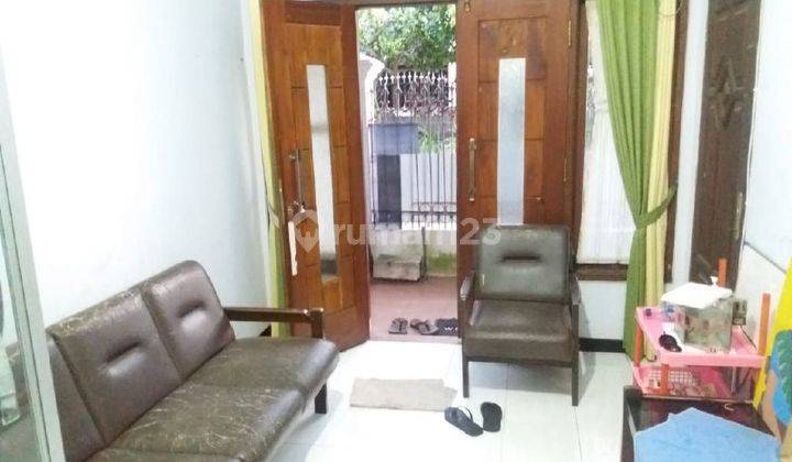 C087 Rumah Dijual Murah 2 Lantai Lokasi Strategis di Bumiayu Malang 3