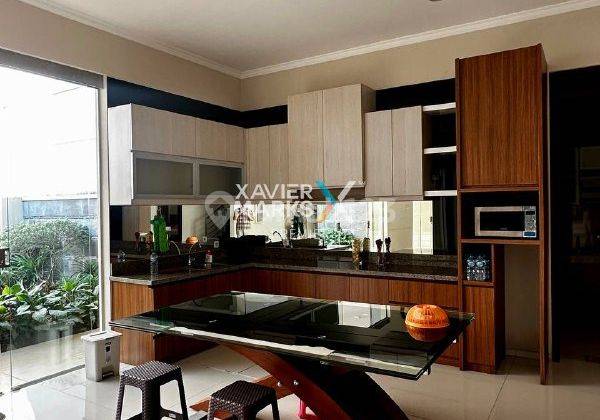 S070 Dijual Atau Disewakan Rumah Premium Full Furnished di Surabaya  2