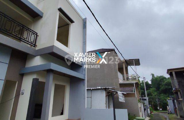 Y094 Jual Cepat Rumah Minimalis Modern 2 Lantai - Kondisi Baru 1