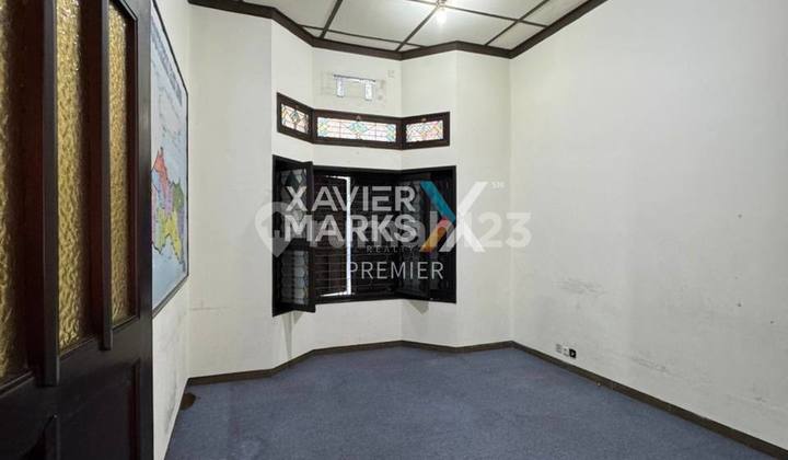 H60 Vintage House on Main Road Axis, suitable for Business, Cafe, or Commercial Space. 2