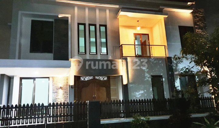 f091 House For Sale or Rent, Strategic Location Just a Step Away from Sukarno Hatta Malang.
