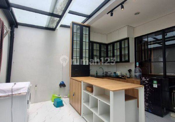 V111 Dijual Rumah Cantik Terawat Dan Siap Huni di Citraland, Tidar Malang  2