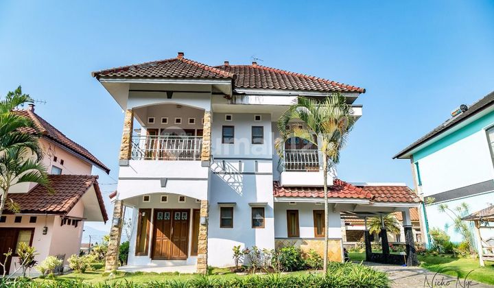 I77 Villa Full Furnish View Pegunungan +Halaman Luas di Kota Batu