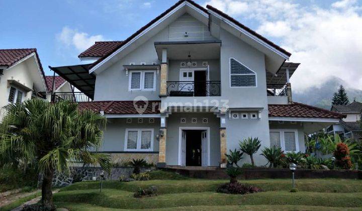 V022 Villa Full Furnish Dijual di Kusuma Agro Batu  2