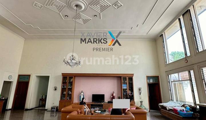 j018 Barang Langkah ! Rumah Strategis Tengah Kota Malang  2