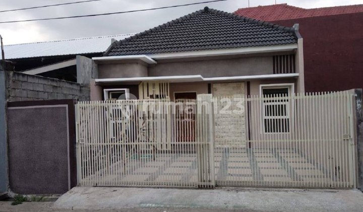 f118 Ready-to-Occupy House Near Karanglo Malang Toll Exit 2