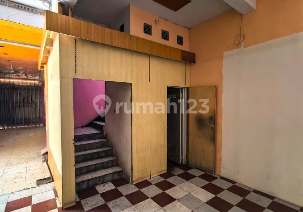 H11 For Sale / Rent Shop House Hook Position Location Sawojajar Malang 2