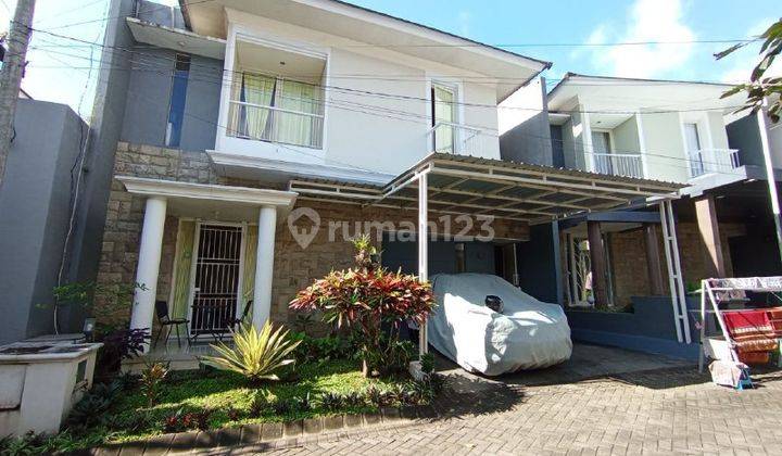 Y048 Rumah 2 Lantai Fully Furnished Bagus di Dieng Atas, Malang 1