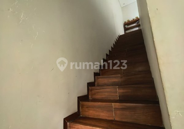 j022 Harga BU ! Rumah Modern Dekat Dieng Plaza & MCP Malang  2