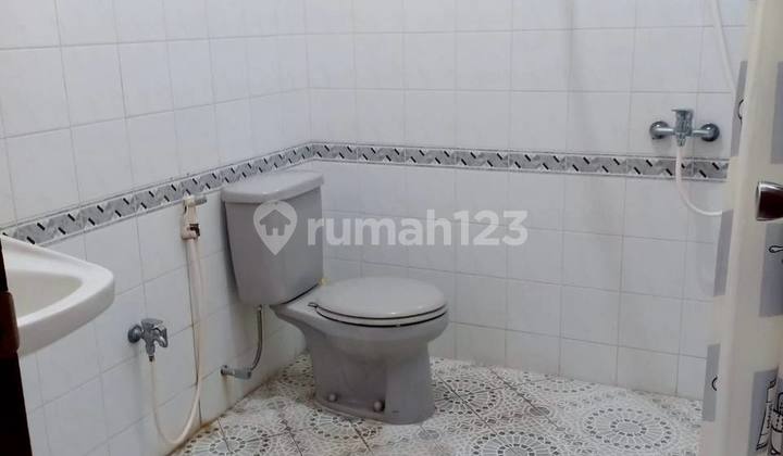 i130 Rumah Terawat Semi Furnish Dekat Dieng Plaza dan MCP Malang  2