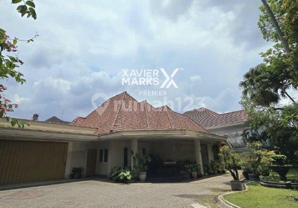 i076 Rumah Classic Mewah selangkah dari Boulevard Ijen Malang Kota 2