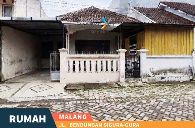 J29 Semi-Furnished House Located in Malang Student Area