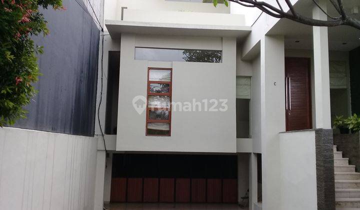 foto lainnya luxury townhouse at kemang
