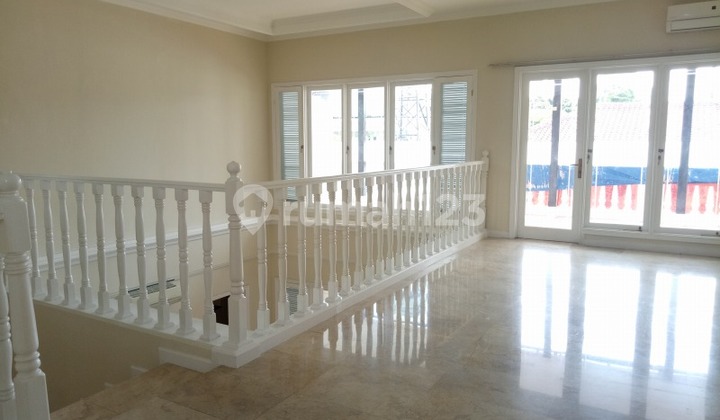 Classic modern house in Senopati  "The price can be negotiable" 2