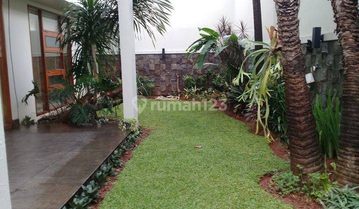 foto lainnya luxury townhouse at kemang