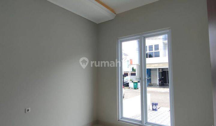 Rumah modern yg strategis 2 lantai dikawasan cipadu kreo  6