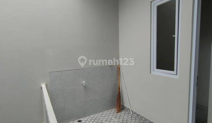 Rumah modern yg strategis 2 lantai dikawasan cipadu kreo  13