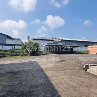 Strategic Warehouse Ready for Use, Suitable for Business in Bergas. 1