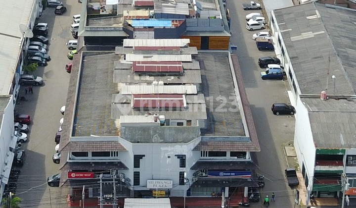 Premium Ready-to-Use Shop House on Jendral Sudirman Street, Siliwangi