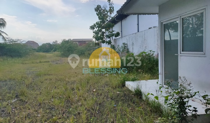 Disewakan Tanah Strategis di Jalan Raya Wolter Monginsidi 5