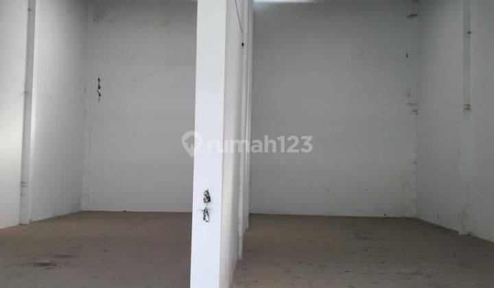Gudang Bebas Banjir di LIk Kaligawe 3