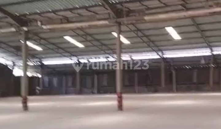 Ready-to-Use Good Warehouse on Semarang Demak Highway 2