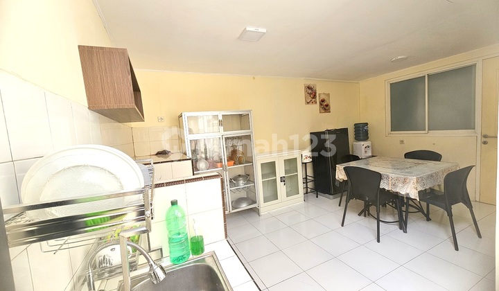 Disewakan Rumah Taman Avonia Graha Padma Full Furnished 2