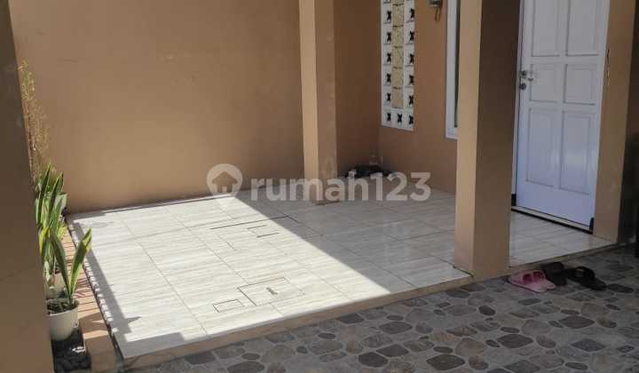 teras rumah minimalis, bebas banjir, shm