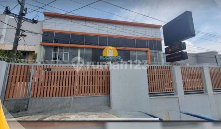 Ruang Usaha Showroom Strategis Luas di Jalan Raya Kaligawe 1