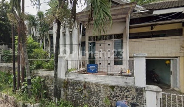 Rumah Premium Hitung Tanah Strategis Murah di Sampangan 1