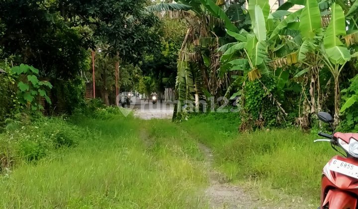 Quick Sale! Strategic Land by Klipang Roadside 1