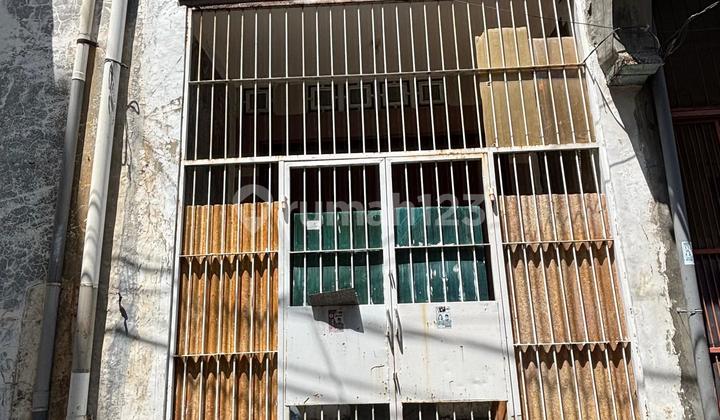 Disewakan Rumah 2 Lantai Lokasi Strategis Di Pecinan 2