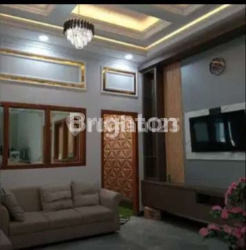 RUMAH MEWAH ISTIMEWA 2 LANTAI FULL FURNISHED DI KAWASAN ELIT SOLO BARU 2