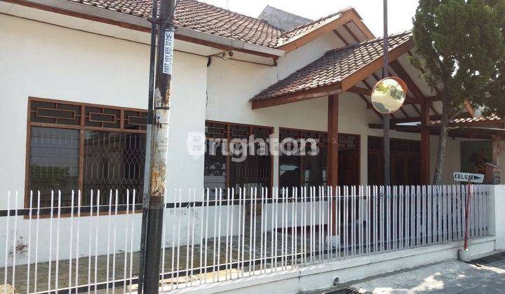 RUMAH ISTIMEWA DI PERUMAHAN SONGGOLANGIT DEKAT LUWES GENTAN 1