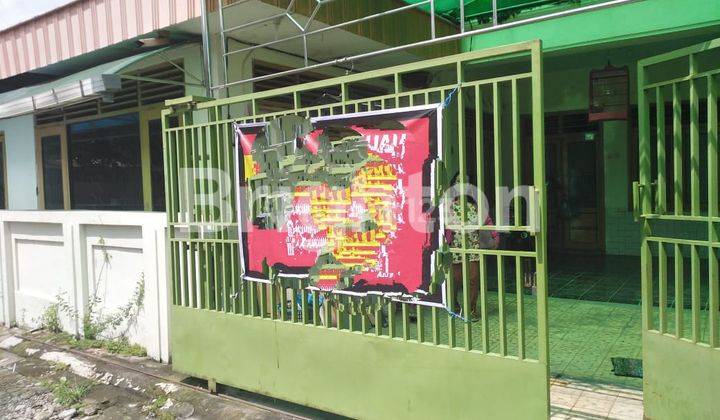 RUMAH TENGAH KOTA SOLO DEKAT MANGKUNEGARAN DAN MONUMEN PERS 1