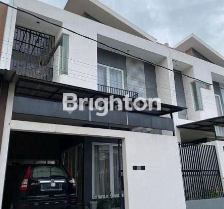 RUMAH BAGUS 2 LANTAI FULL FURNISHED DEKAT UMS 2