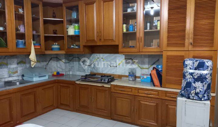 Rumah 3 Lantai Bagus Unfurnished SHM di Cengkareng, Jakarta Barat 2