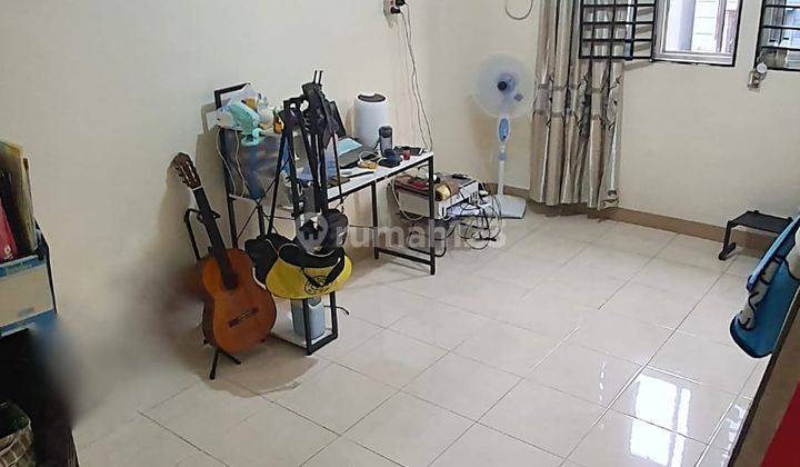 Rumah Jembatan Lima 3 lantai,rapih,ada carport dan akses lebar 5