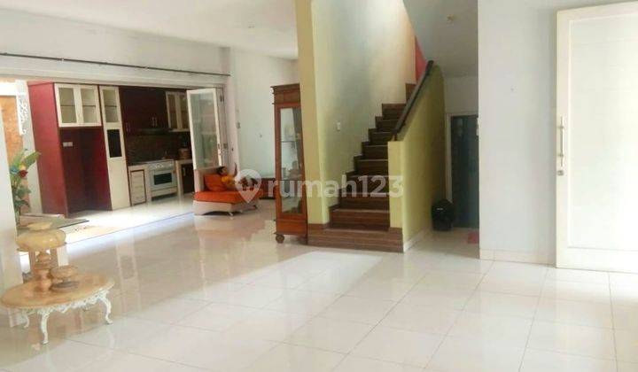 Rumah Dijual Rapih Siap Huni Posisi Hoek di Emerald Bintaro Jaya  2