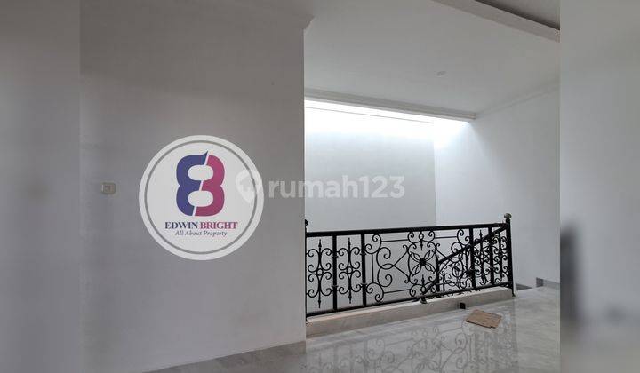 Rumah Dijual Brand New Ada Private Pool Bintaro Jakarta Selatan  2