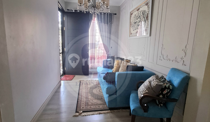 Rumah Cantik Ada Private Pool Siap Huni di Kebayoran Bintaro 2