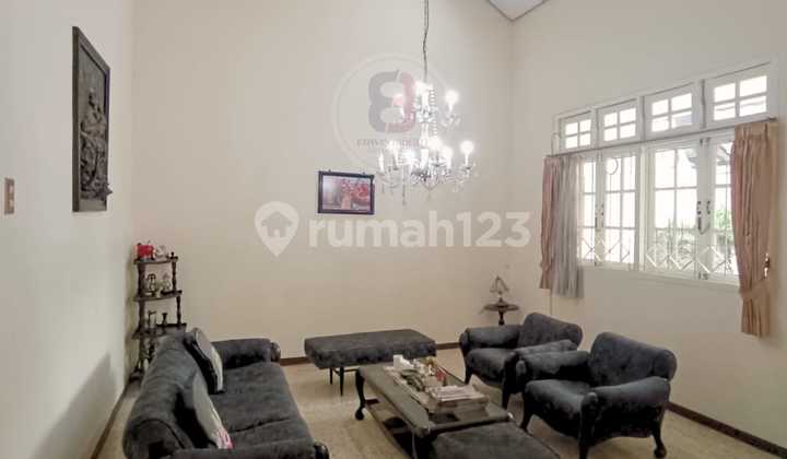 Rumah Rapih di Bendungan Hilir Dekat Tol Semanggi 2