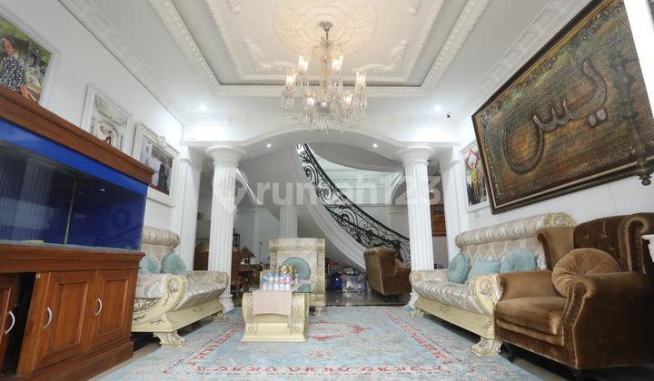 Dijual Villa Uly Cantik - Full Furnished & Siap Dihuni, Lokasi Strategis Daerah Bandung! 007