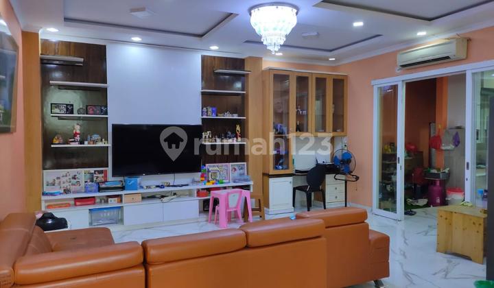 FOR SALE EUROPEAN-STYLE LUXURY 2.5-STORY HOUSE in Jakarta Garden City, Cakung, 029 2