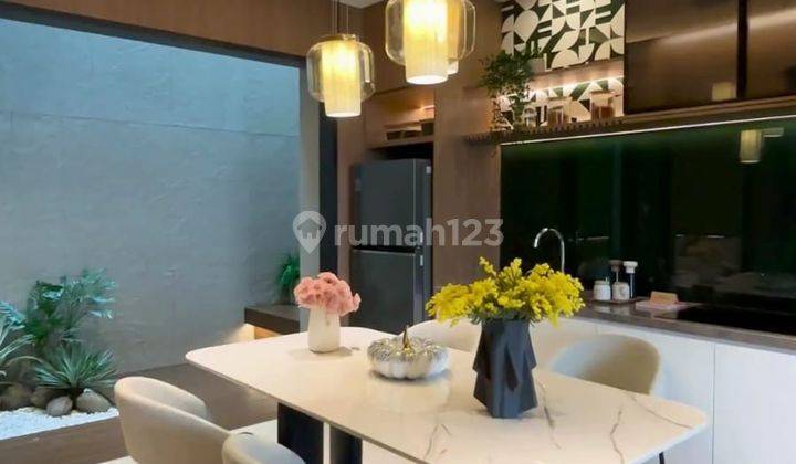 Dijual Rumah 2 Lantai Type 7x13 M2 Cluster Vanica Residence Summarecon Crown Gading  3