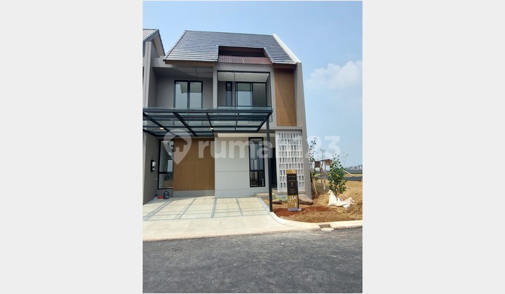 For Sale Luxury House 1.4 Billion in Viola Residence Cluster, Exclusive Area of Summarecon Crown Gading