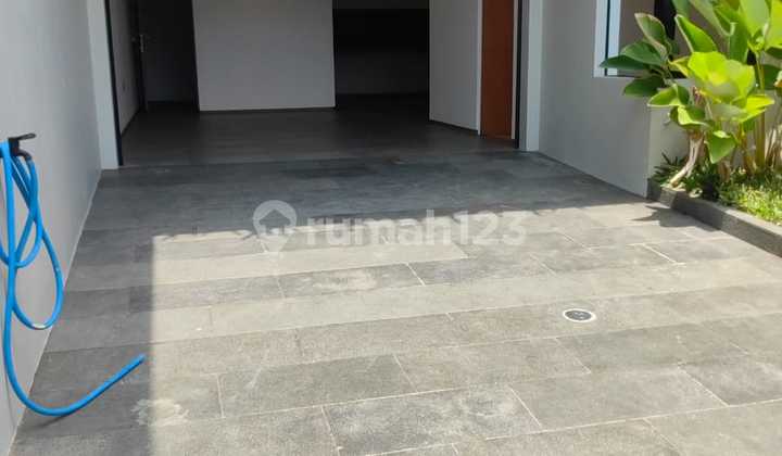 Dijual Rumah Bangunan Baru 3 1/2 Lantai Sunter Agung Permai  013 2