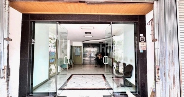 3-Story Shop House for Quick Sale in Taman Kebon Jeruk/Intercon 2